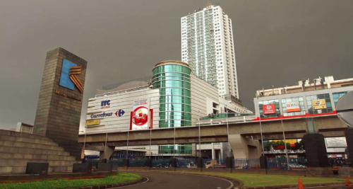 ITC Kuningan merupakan pusat perbelanjaan yang terletak di Jalan Professor Doktor Satrio, Kecamatan Setiabudi, Jakarta Selatan. Pusat perbelanjaan ini selesai d...