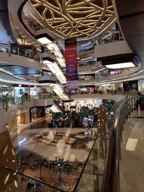 Lippo Mall Kemang terletak di Superblock Kemang Village (Kemvil) di Jalan Antasari No. 36, Kemang, Jakarta Selatan. Lippo Mall Kemang resmi dibuka untuk umum pa...