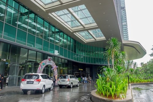 Lippo Mall Puri @St Moritz merupakan pusat perbelanjaan yang terletak di Jalan Puri Indah Raya, Kecamatan Kembangan, Jakarta Barat. Pusat perbelanjaan yang diba...