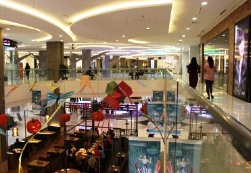 Mall @Bassura City merupakan pusat perbelanjaan yang terletak di Jalan Jend. Basuki Rachmat, Kecamatan Jatinegara, Jakarta Timur. Pusat perbelanjaan ini resmi d...