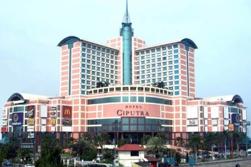 Ciputra Mall merupakan pusat perbelanjaan yang terletak di Jl. Letjen S. Parman, Kecamatan Grogol Petamburan, Jakarta Barat. Pusat perbelanjaan ini resmi dibuka...