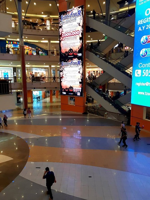 Kelapa Gading I Mall, Mall Kelapa Gading I atau biasa disingkat MKG merupakan pusat perbelanjaan yang menjadi satu bagian dengan Kelapa Gading II, III, dan V. P...