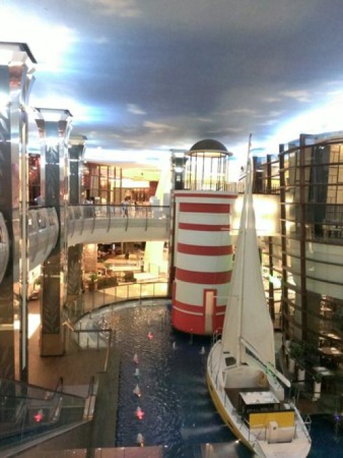 Pacific Place merupakan pusat perbelanjaan yang terletak di Jalan Jend. Sudirman kav 52-53, Kecamatan Kebayoran Baru, Jakarta Selatan. Pusat perbelanjaan ini re...