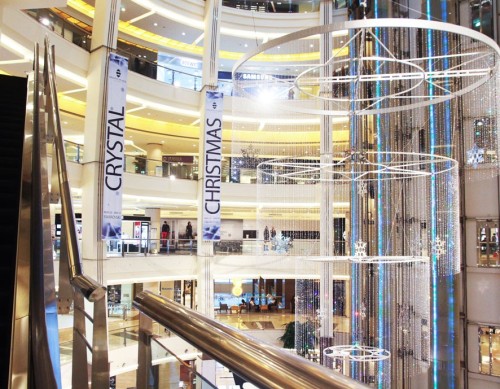 Pacific Place merupakan pusat perbelanjaan yang terletak di Jalan Jend. Sudirman kav 52-53, Kecamatan Kebayoran Baru, Jakarta Selatan. Pusat perbelanjaan ini re...