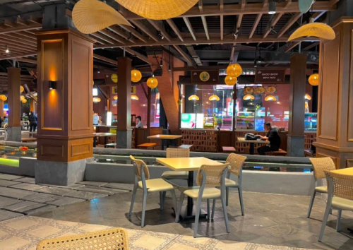 Plaza Semanggi merupakan pusat perbelanjaan yang terletak di Simpang Susun Semanggi, Jalan Jendral Sudirman, Jakarta Selatan. Pusat perbelanjaan yang dibangun o...