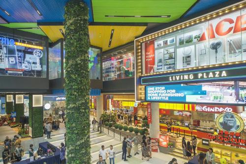 PX Pavilion (Lippo Mall Puri) merupakan pusat perbelanjaan yang terletak di Jl. Puri Indah Raya Blok U, Kecamatan Kembangan, Jakarta Barat. Pusat perbelanjaan i...