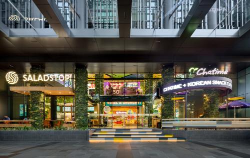 PX Pavilion (Lippo Mall Puri) merupakan pusat perbelanjaan yang terletak di Jl. Puri Indah Raya Blok U, Kecamatan Kembangan, Jakarta Barat. Pusat perbelanjaan i...