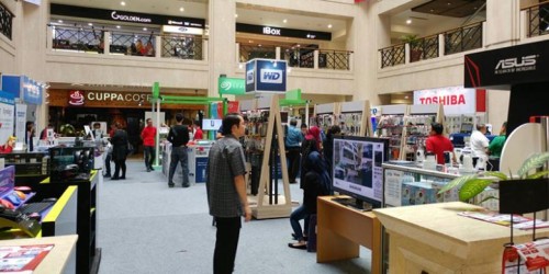 Ratu Plaza merupakan pusat perbelanjaan yang terletak di Jalan Jenderal Sudirman Kav. 9, Kecamatan Tanah Abang, Jakarta Pusat. Pusat perbelanjaan ini diresmikan...