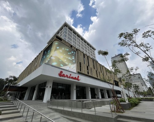 Sarinah Thamrin merupakan mal tertua di Jakarta yang berdiri pada 17 Agustus 1962 sebagai anak usaha Aviasi Pariwisata Indonesia di bidang ritel dan perdagangan...