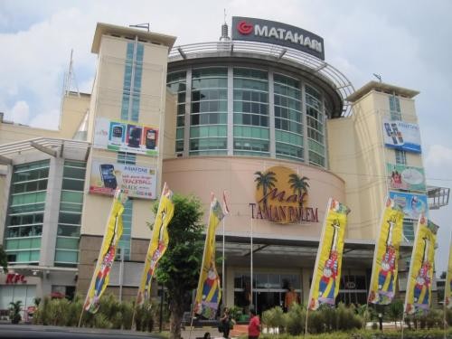 Mal Taman Palem merupakan salah satu puat perbelanjaan di Jakarta Barat, tepatnya berlokasi di Jl. Kamal Raya Outer Ring Road, Cengkareng. Berdiri sejak 1995, M...