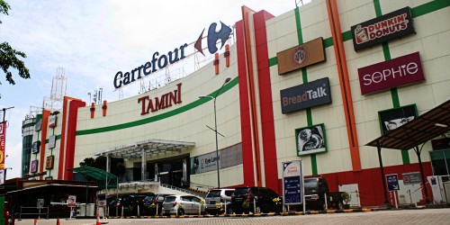 Tamini Square merupakan pusat perbelanjaan yang terletak di Jalan Taman Mini I, Kecamatan Makasar, Jakarta Timur. Pusat perbelanjaan ini diikembangkan oleh PT L...