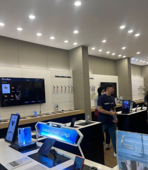 Samsung Experience Store Kemang Raya, Stand Alone Retail | We provide Indonesia infrastructure map on various property sectors and data. Access property listings, infrastructure developments, news, and valuable transaction data for informed decisions.