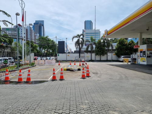 SPBU Shell TB. Simatupang, Gas Station | We provide Indonesia infrastructure map on various property sectors and data. Access property listings, infrastructure developments, news, and valuable transaction data for informed decisions.