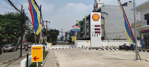 SPBU Shell Peta Selatan, Gas Station | We provide Indonesia infrastructure map on various property sectors and data. Access property listings, infrastructure developments, news, and valuable transaction data for informed decisions.