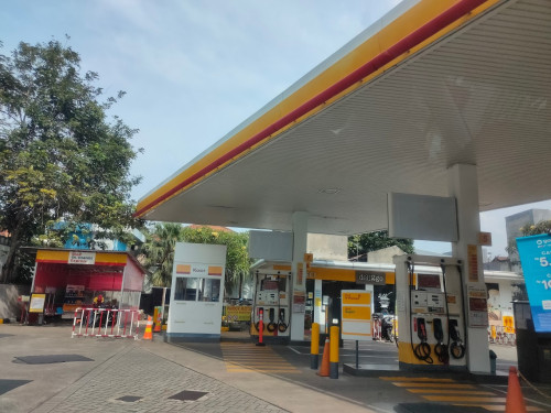 SPBU Shell Radio Dalam, Gas Station | We provide Indonesia infrastructure map on various property sectors and data. Access property listings, infrastructure developments, news, and valuable transaction data for informed decisions.