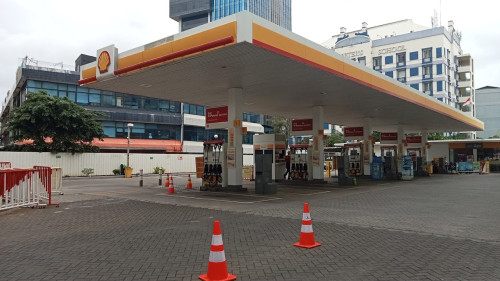 SPBU Shell A Gading 1, Gas Station | We provide Indonesia infrastructure map on various property sectors and data. Access property listings, infrastructure developments, news, and valuable transaction data for informed decisions.