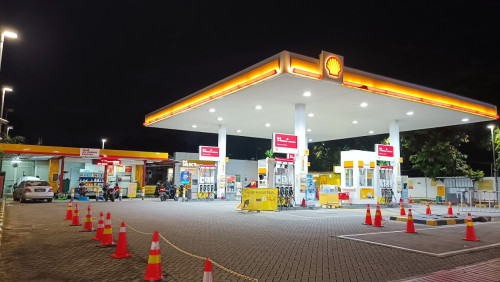 SPBU Shell Kemang Raya, Gas Station | We provide Indonesia infrastructure map on various property sectors and data. Access property listings, infrastructure developments, news, and valuable transaction data for informed decisions.
