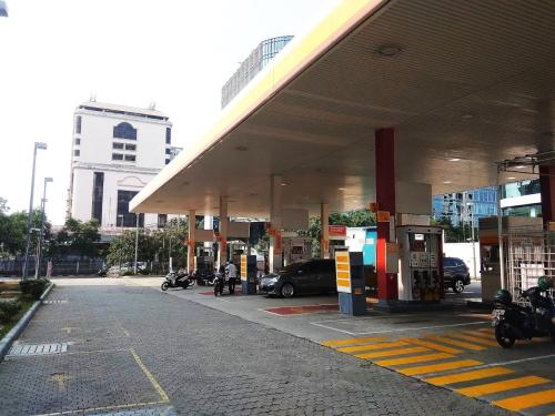 SPBU Shell Pluit, Gas Station | We provide Indonesia infrastructure map on various property sectors and data. Access property listings, infrastructure developments, news, and valuable transaction data for informed decisions.