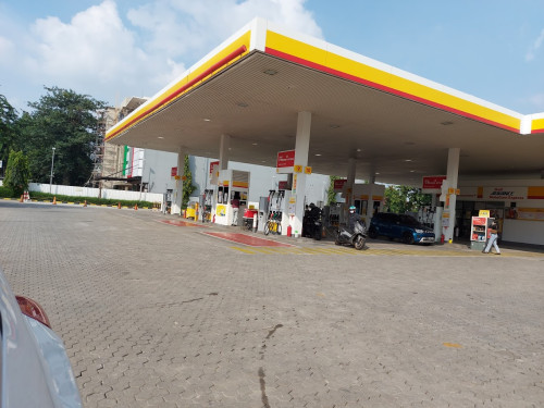 SPBU Shell Kuningan, Gas Station | We provide Indonesia infrastructure map on various property sectors and data. Access property listings, infrastructure developments, news, and valuable transaction data for informed decisions.