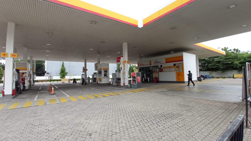 SPBU Shell Kuningan, Gas Station | We provide Indonesia infrastructure map on various property sectors and data. Access property listings, infrastructure developments, news, and valuable transaction data for informed decisions.