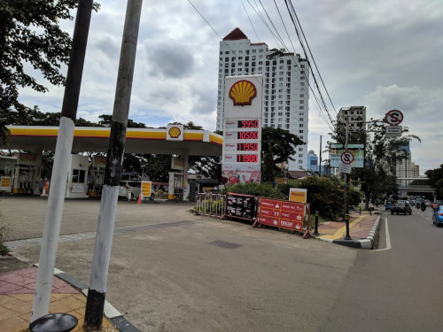 SPBU Shell Tebet Timur, Gas Station | We provide Indonesia infrastructure map on various property sectors and data. Access property listings, infrastructure developments, news, and valuable transaction data for informed decisions.