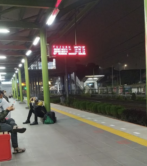 Klender Baru Station, Commuter Station | We provide Indonesia infrastructure map on various property sectors and data. Access property listings, infrastructure developments, news, and valuable transaction data for informed decisions.