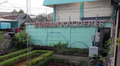 Kalideres Station, Commuter Station | We provide Indonesia infrastructure map on various property sectors and data. Access property listings, infrastructure developments, news, and valuable transaction data for informed decisions.