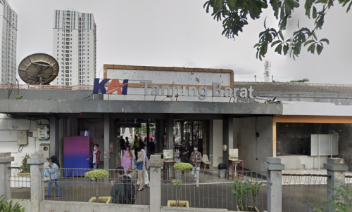 Tanjung Barat Station, Commuter Station | We provide Indonesia infrastructure map on various property sectors and data. Access property listings, infrastructure developments, news, and valuable transaction data for informed decisions.