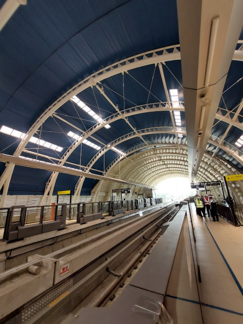 Ciracas Station, LRT Station | We provide Indonesia infrastructure map on various property sectors and data. Access property listings, infrastructure developments, news, and valuable transaction data for informed decisions.
