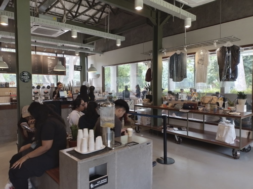 Toko Kopi Tuku GBK, Stand Alone Retail | We provide Indonesia infrastructure map on various property sectors and data. Access property listings, infrastructure developments, news, and valuable transaction data for informed decisions.