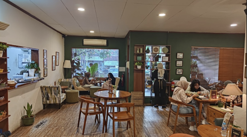 Toko Kopi Tuku Karang Tengah, Stand Alone Retail | We provide Indonesia infrastructure map on various property sectors and data. Access property listings, infrastructure developments, news, and valuable transaction data for informed decisions.