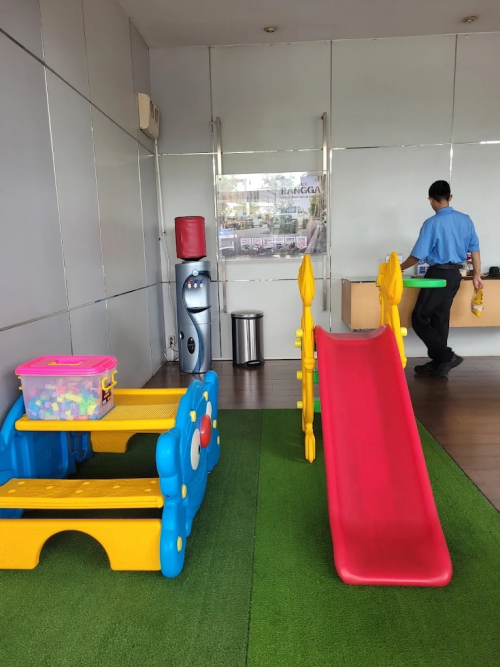 Toyota AUTO2000 Lenteng Agung, Automotive Dealership | We provide Indonesia infrastructure map on various property sectors and data. Access property listings, infrastructure developments, news, and valuable transaction data for informed decisions.