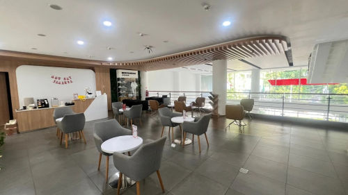 Toyota AUTO2000 Wahid Hasyim, Automotive Dealership | We provide Indonesia infrastructure map on various property sectors and data. Access property listings, infrastructure developments, news, and valuable transaction data for informed decisions.