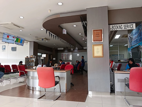 Toyota AUTO2000 Cempaka Putih, Automotive Dealership | We provide Indonesia infrastructure map on various property sectors and data. Access property listings, infrastructure developments, news, and valuable transaction data for informed decisions.