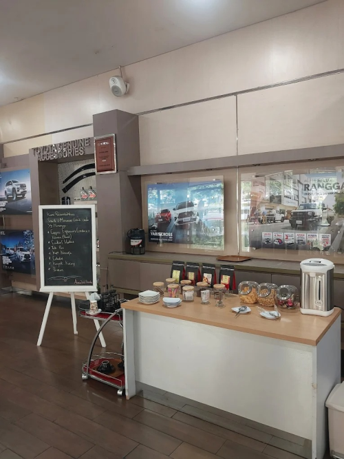 Toyota AUTO2000 Juanda, Automotive Dealership | We provide Indonesia infrastructure map on various property sectors and data. Access property listings, infrastructure developments, news, and valuable transaction data for informed decisions.