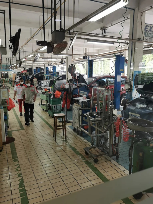 Toyota AUTO2000 Kelapa Gading, Automotive Dealership | We provide Indonesia infrastructure map on various property sectors and data. Access property listings, infrastructure developments, news, and valuable transaction data for informed decisions.