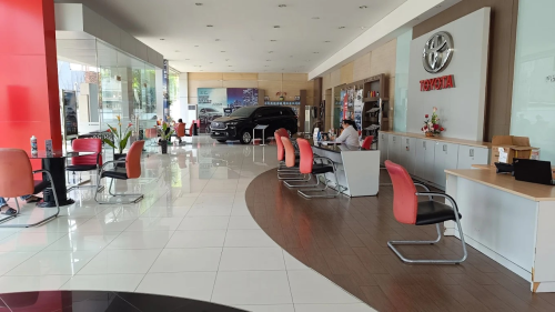 Toyota AUTO2000 Kramat Jati, Automotive Dealership | We provide Indonesia infrastructure map on various property sectors and data. Access property listings, infrastructure developments, news, and valuable transaction data for informed decisions.