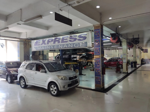 Plaza Toyota Kyai Tapa, Automotive Dealership | We provide Indonesia infrastructure map on various property sectors and data. Access property listings, infrastructure developments, news, and valuable transaction data for informed decisions.