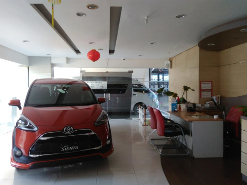 Toyota AUTO2000 Pramuka, Automotive Dealership | We provide Indonesia infrastructure map on various property sectors and data. Access property listings, infrastructure developments, news, and valuable transaction data for informed decisions.