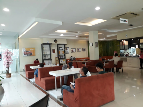 Plaza Toyota Green Garden, Automotive Dealership | We provide Indonesia infrastructure map on various property sectors and data. Access property listings, infrastructure developments, news, and valuable transaction data for informed decisions.