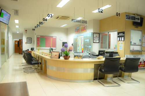 Plaza Toyota Green Garden, Automotive Dealership | We provide Indonesia infrastructure map on various property sectors and data. Access property listings, infrastructure developments, news, and valuable transaction data for informed decisions.
