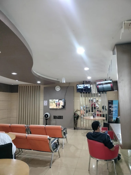Toyota AUTO2000 Radio Dalam, Automotive Dealership | We provide Indonesia infrastructure map on various property sectors and data. Access property listings, infrastructure developments, news, and valuable transaction data for informed decisions.