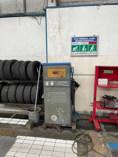Toyota AUTO2000 Radio Dalam, Automotive Dealership | We provide Indonesia infrastructure map on various property sectors and data. Access property listings, infrastructure developments, news, and valuable transaction data for informed decisions.