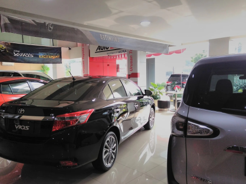 Toyota AUTO2000 Slipi, Automotive Dealership | We provide Indonesia infrastructure map on various property sectors and data. Access property listings, infrastructure developments, news, and valuable transaction data for informed decisions.