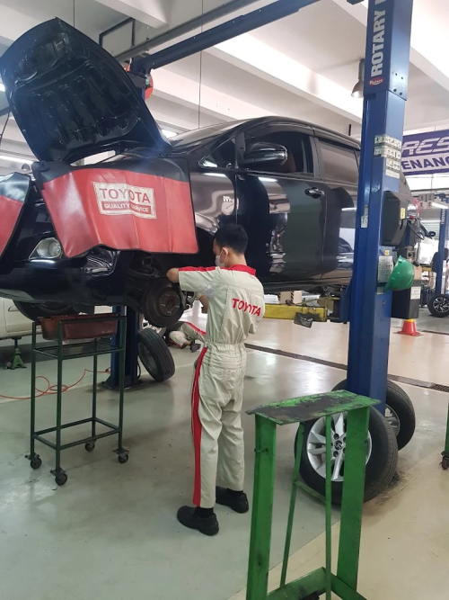 Plaza Toyota Tendean, Automotive Dealership | We provide Indonesia infrastructure map on various property sectors and data. Access property listings, infrastructure developments, news, and valuable transaction data for informed decisions.