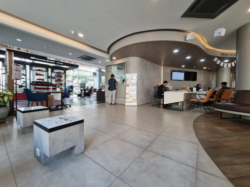 Plaza Toyota Tendean, Automotive Dealership | We provide Indonesia infrastructure map on various property sectors and data. Access property listings, infrastructure developments, news, and valuable transaction data for informed decisions.