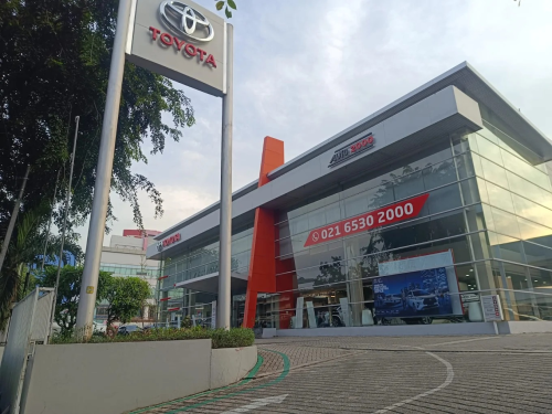 Toyota AUTO2000 Yos Sudarso, Automotive Dealership | We provide Indonesia infrastructure map on various property sectors and data. Access property listings, infrastructure developments, news, and valuable transaction data for informed decisions.