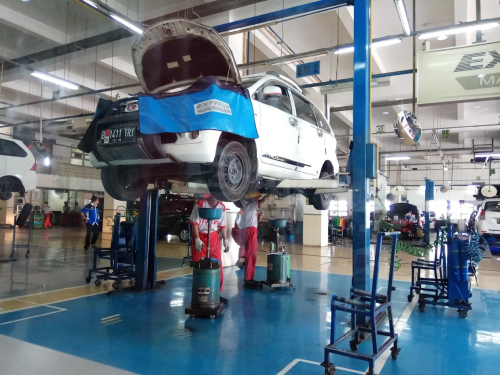 Toyota AUTO2000 Yos Sudarso, Automotive Dealership | We provide Indonesia infrastructure map on various property sectors and data. Access property listings, infrastructure developments, news, and valuable transaction data for informed decisions.