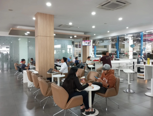 Toyota AUTO2000 Yos Sudarso, Automotive Dealership | We provide Indonesia infrastructure map on various property sectors and data. Access property listings, infrastructure developments, news, and valuable transaction data for informed decisions.