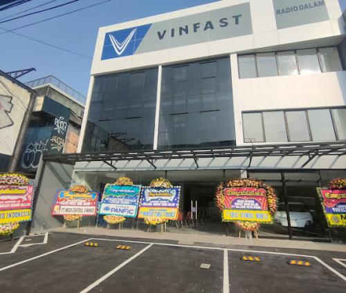 VinFast Radio Dalam, Automotive Dealership | We provide Indonesia infrastructure map on various property sectors and data. Access property listings, infrastructure developments, news, and valuable transaction data for informed decisions.